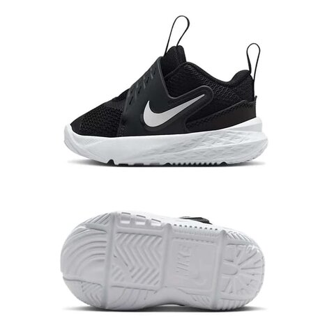 Кросівки дитячі Nike Team Hustle D 12 HF6281-002
