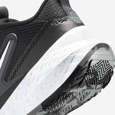 Кросівки дитячі Nike Team Hustle D 12 HF6280-002