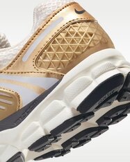 Кроссовки женские Nike Zoom Vomero 5 HF7723-001