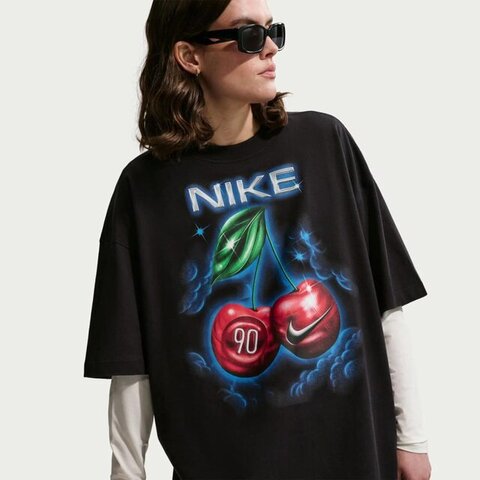 Футболка жіноча Nike Sportswear Classic IR7836-010