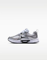 Кросівки Nike V5 RNR HQ6412-100