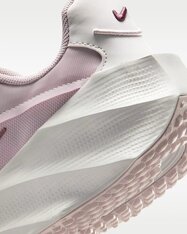 Кроссовки женские Nike Aura Edge HQ7025-001