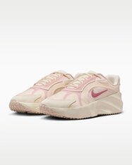 Кросівки жіночі Nike Aura Edge HQ7025-100
