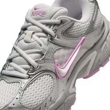 Кросівки жіночі Nike V5 RNR HQ7901-009