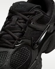 Кросівки жіночі Nike V5 RNR HQ7901-001